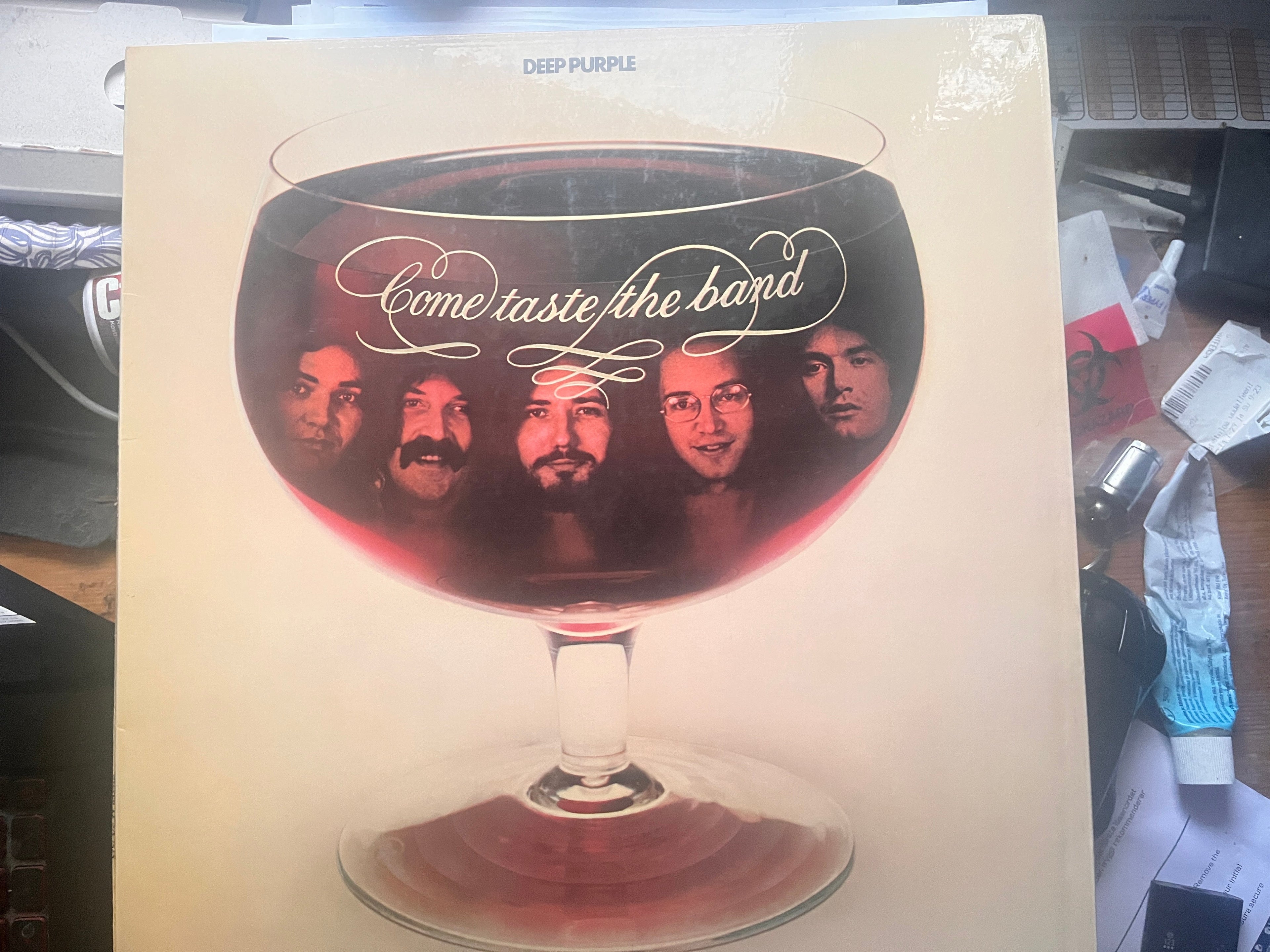 Deep Purple Come Taste the Band - sisäkansi 1